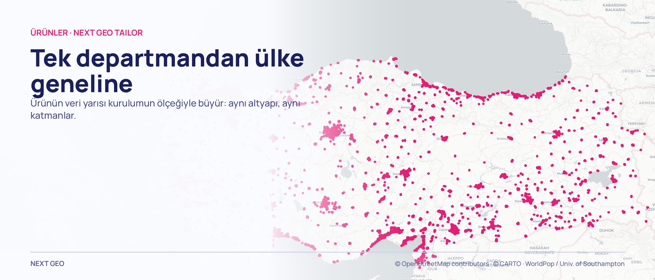 Açık Türkiye haritasında pembe nokta kümeleri: yoğun yerleşim alanları batıda ve kıyı boyunca sıklaşıp iç bölgelerde tek tek şehirlere iniyor.